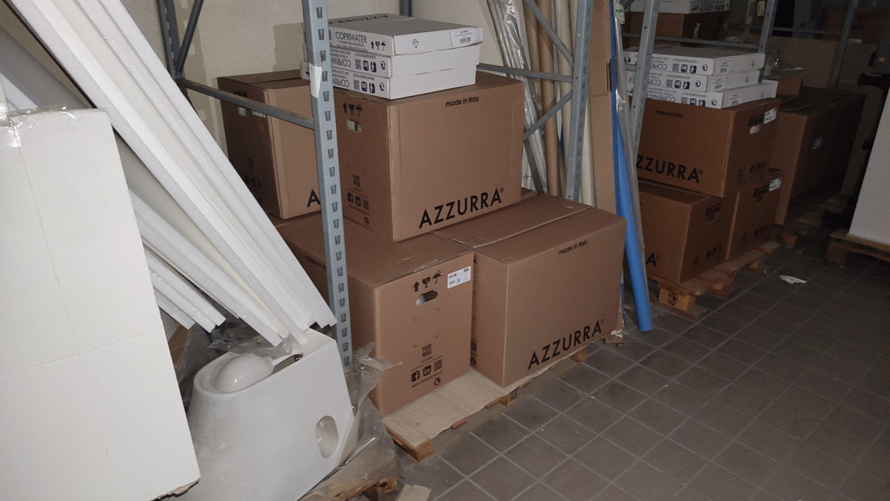  Stock sanitari, termoarredo, vasche, piatti doccia in vendita - foto 5