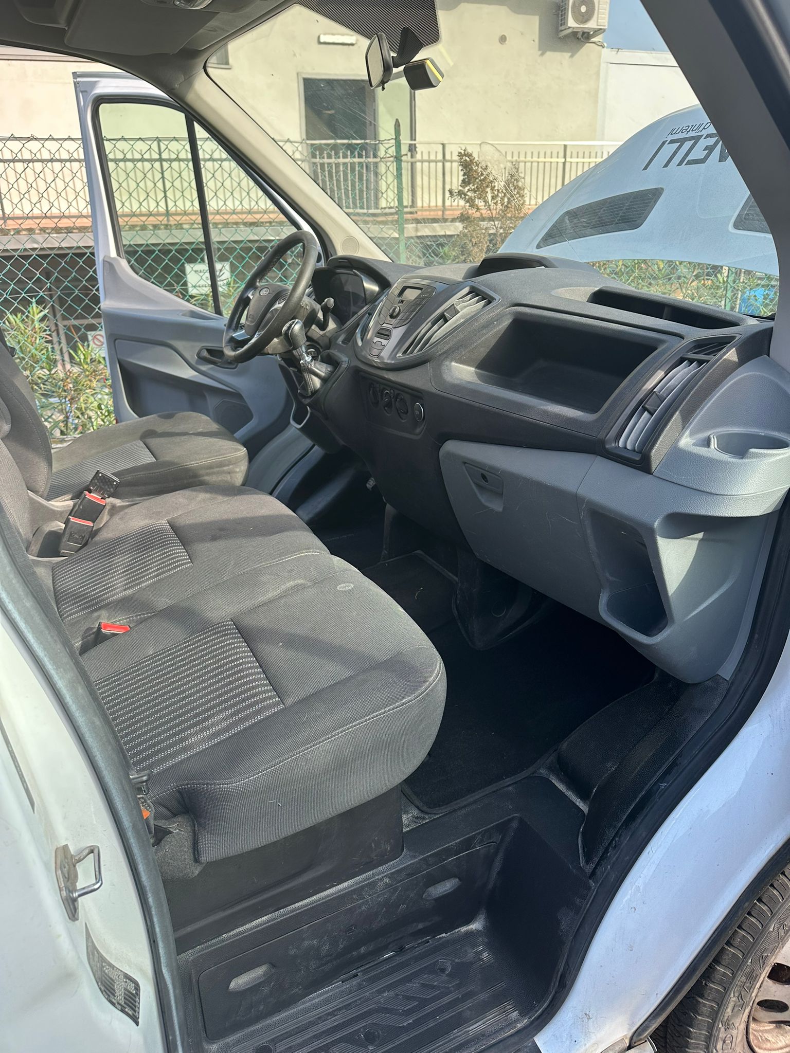 Autocarro con cassone ribaltabile Ford Fed  in vendita - foto 5