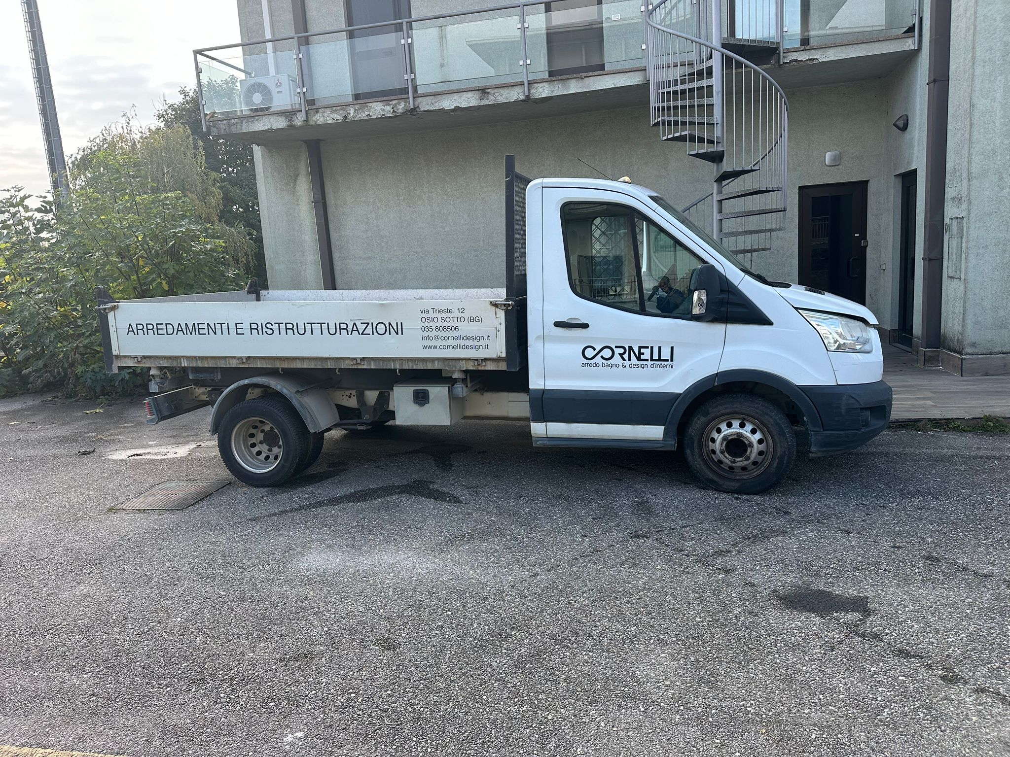 Autocarro con cassone ribaltabile Ford Fed  in vendita - foto 4