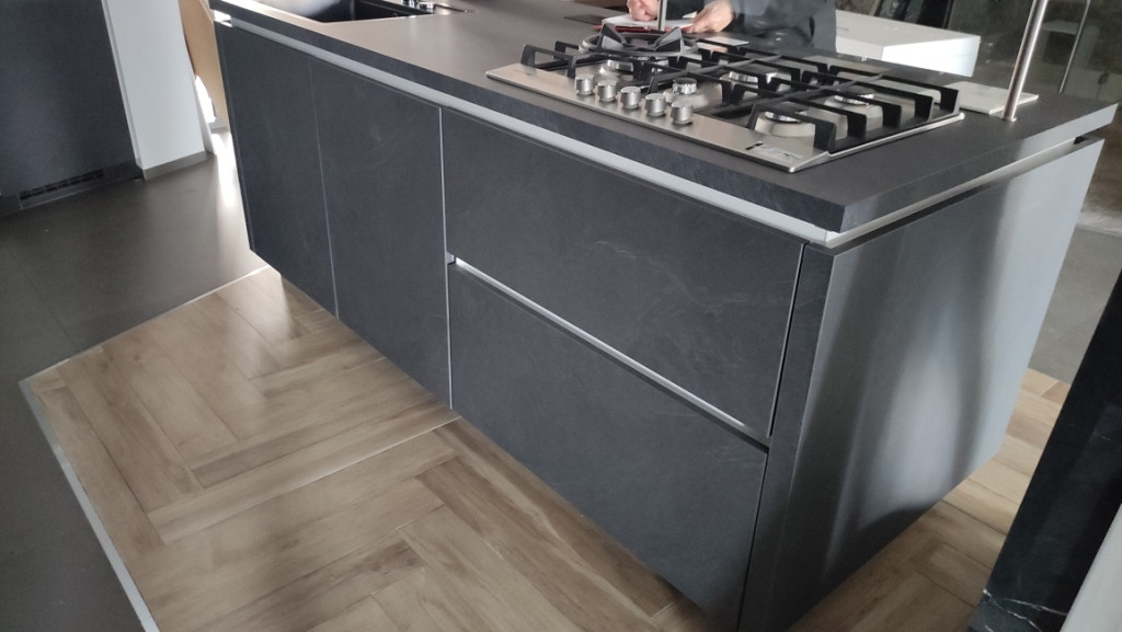 Mobile cucina con isola, completo di elettrodomestici in vendita - foto 4