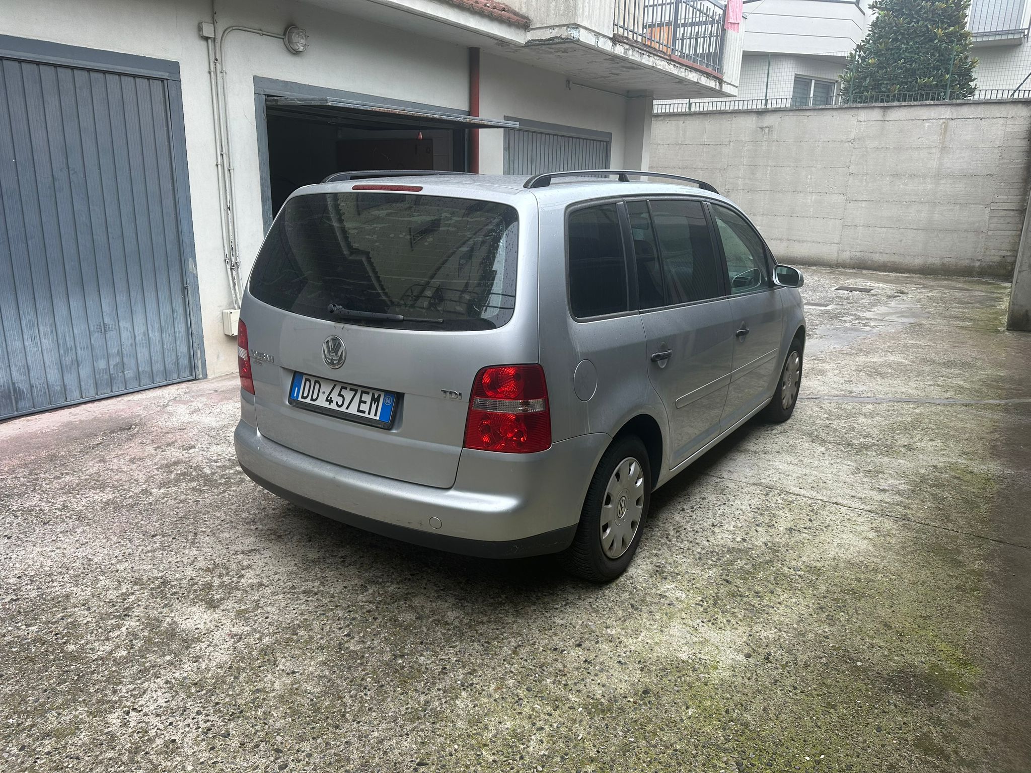 AUTOVETTURA VOLKSWAGEN TOURAN TARGA DD457EM in vendita - foto 1