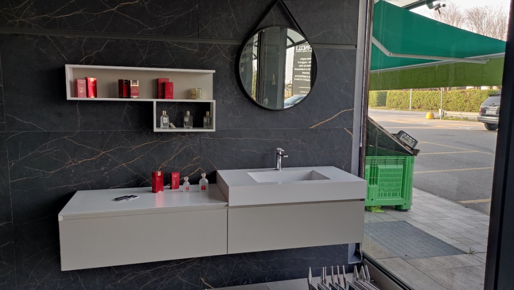 LOTTO 22 - Sanitari, arredo bagno e accessor in vendita - foto 1