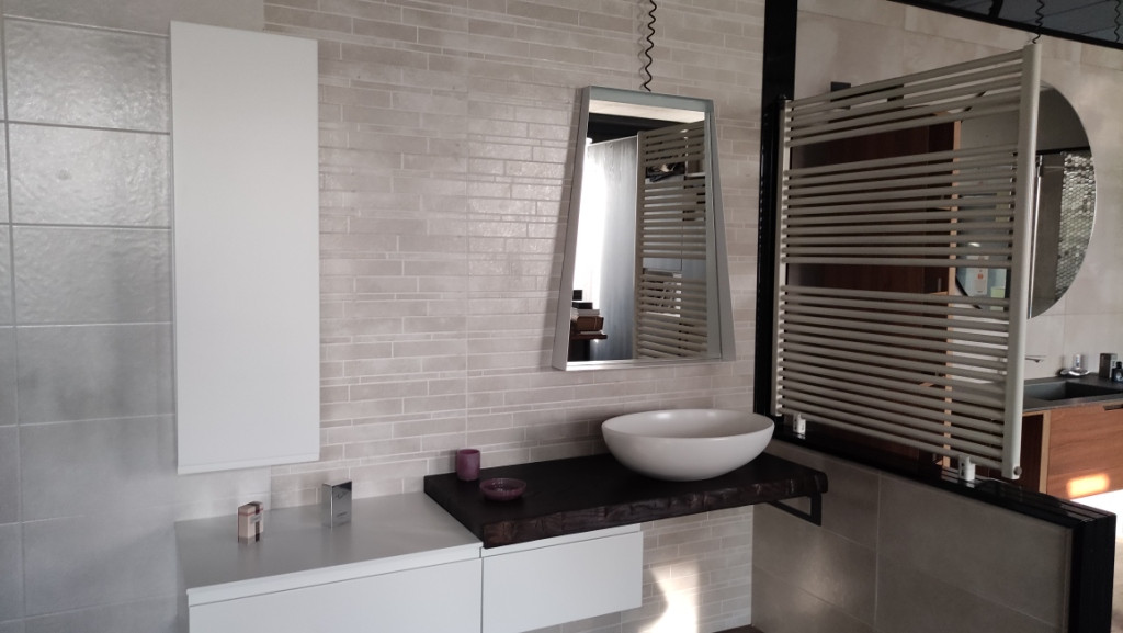  LOTTO 24 - Sanitari, arredo bagno e accessori in vendita - foto 2