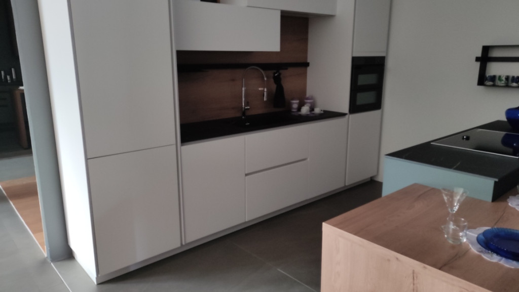 Mobile cucina ad angolo, completo di elettrodomestici  in vendita - foto 5