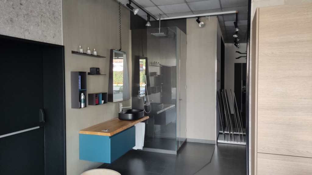  LOTTO 29 - N. 2 mobili bagno e piatto doccia in vendita - foto 9