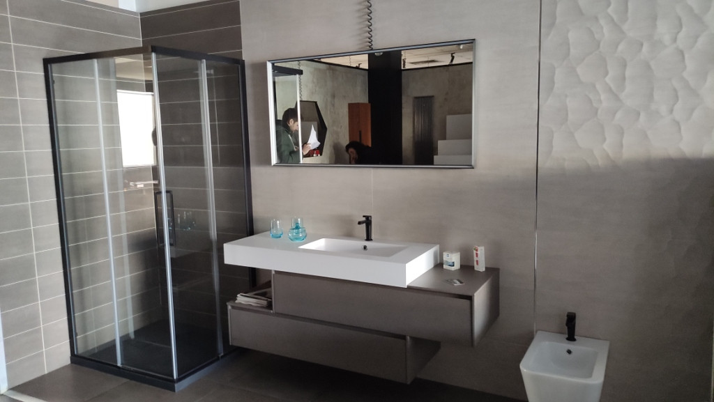 LOTTO 23 - Sanitari, arredo bagno e accessori in vendita - foto 6