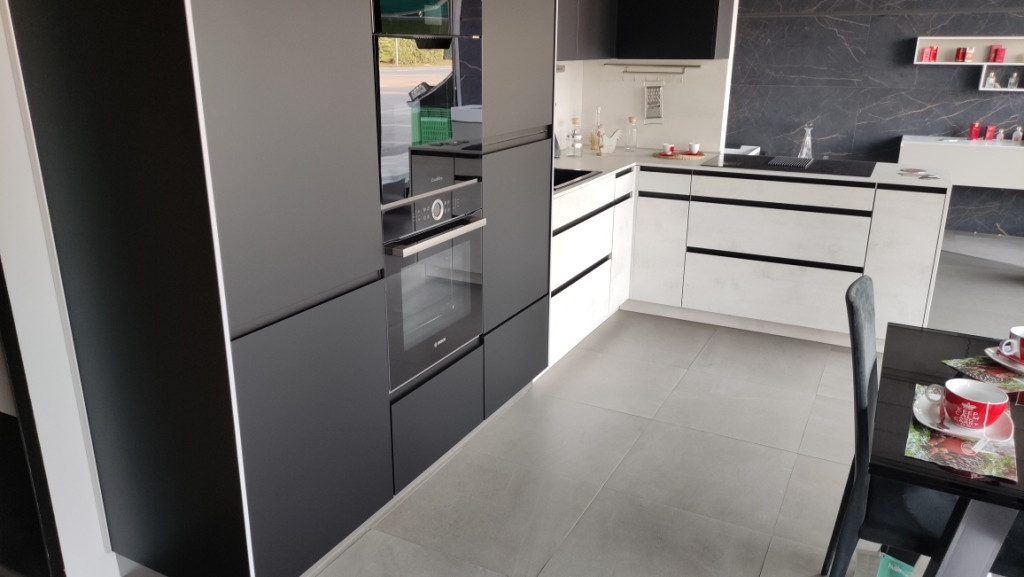 Mobile cucina ad angolo, completo di elettrodomestici in vendita - foto 3
