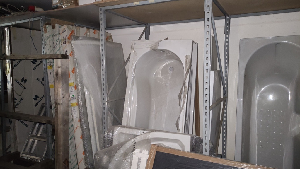  Stock sanitari, termoarredo, vasche, piatti doccia in vendita - foto 9
