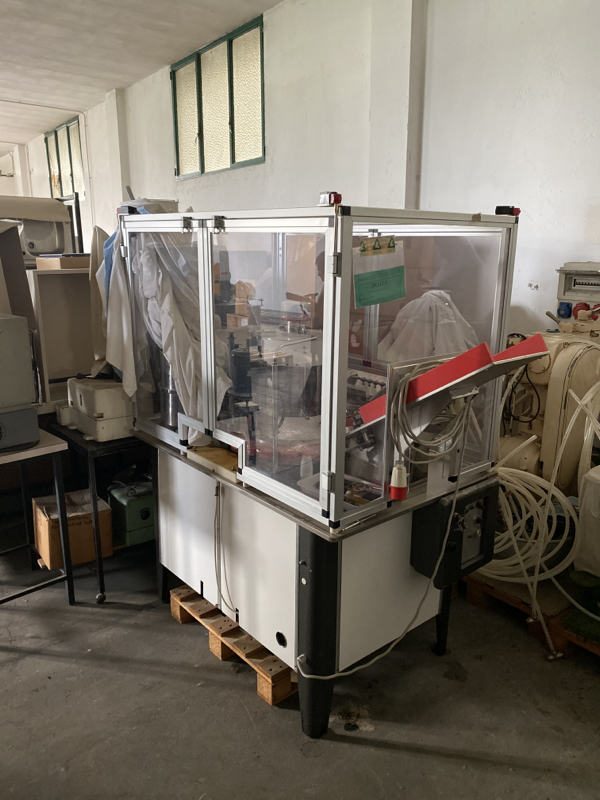 Laboratorio in vendita
