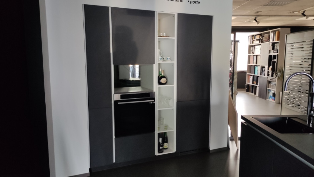 Mobile cucina con isola, completo di elettrodomestici in vendita - foto 3