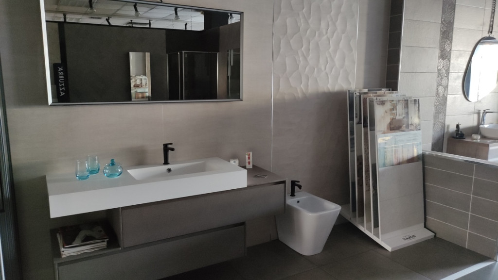 LOTTO 23 - Sanitari, arredo bagno e accessori in vendita - foto 5