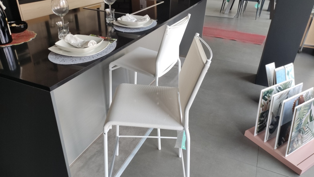 cucina con isola, completo di elettrodomestici in vendita - foto 2