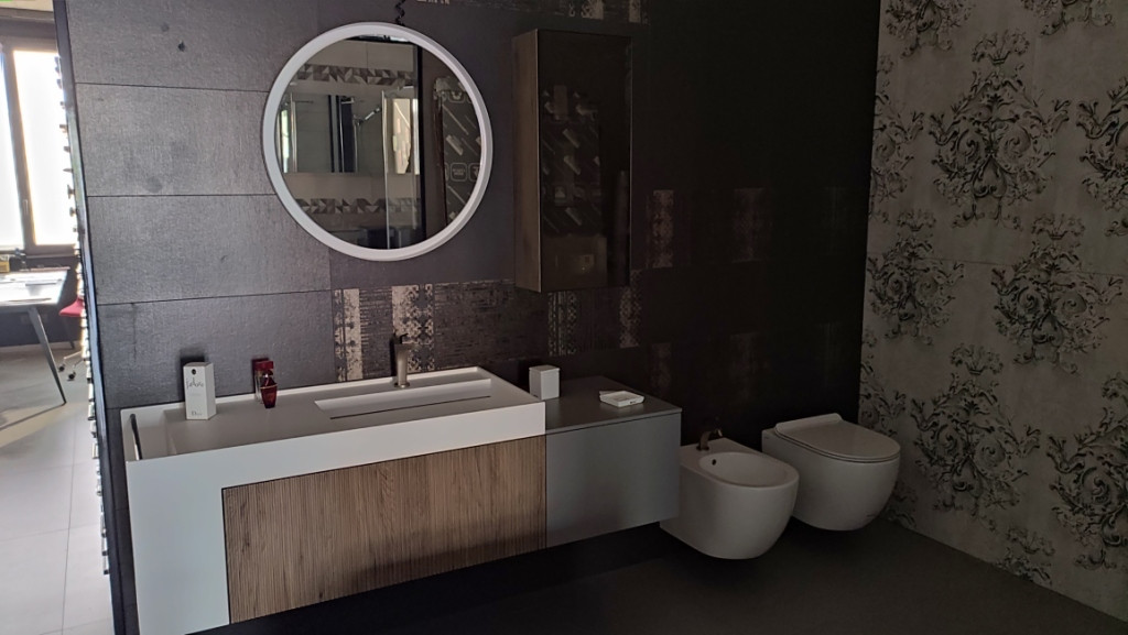 LOTTO 26 - Sanitari, arredo bagno e accessori  in vendita - foto 9