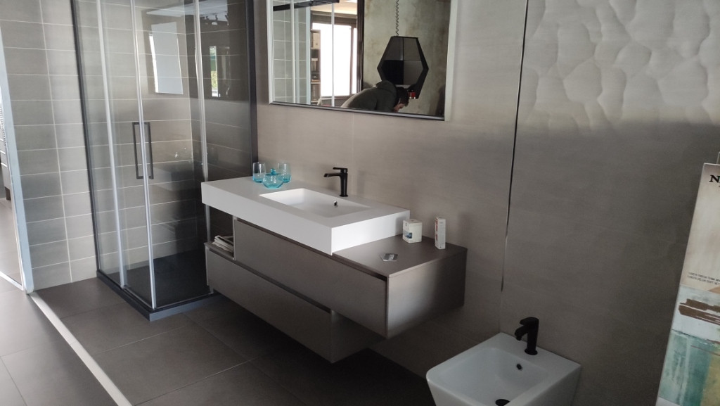 LOTTO 23 - Sanitari, arredo bagno e accessori in vendita - foto 4