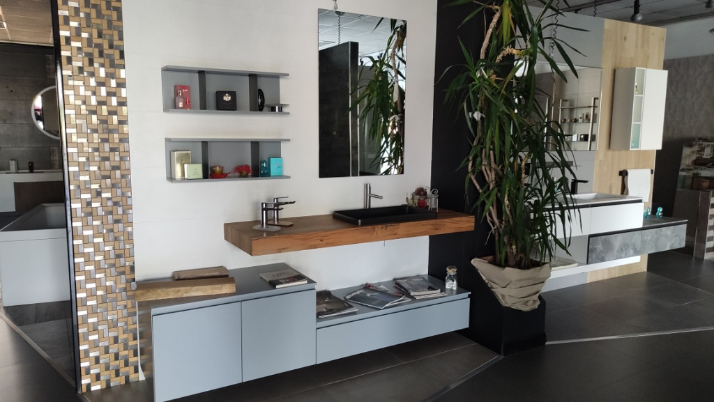 LOTTO 26 - Sanitari, arredo bagno e accessori  in vendita - foto 3