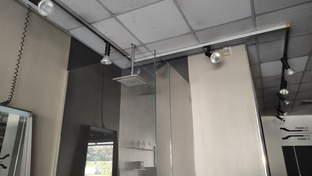  LOTTO 29 - N. 2 mobili bagno e piatto doccia in vendita - foto 2