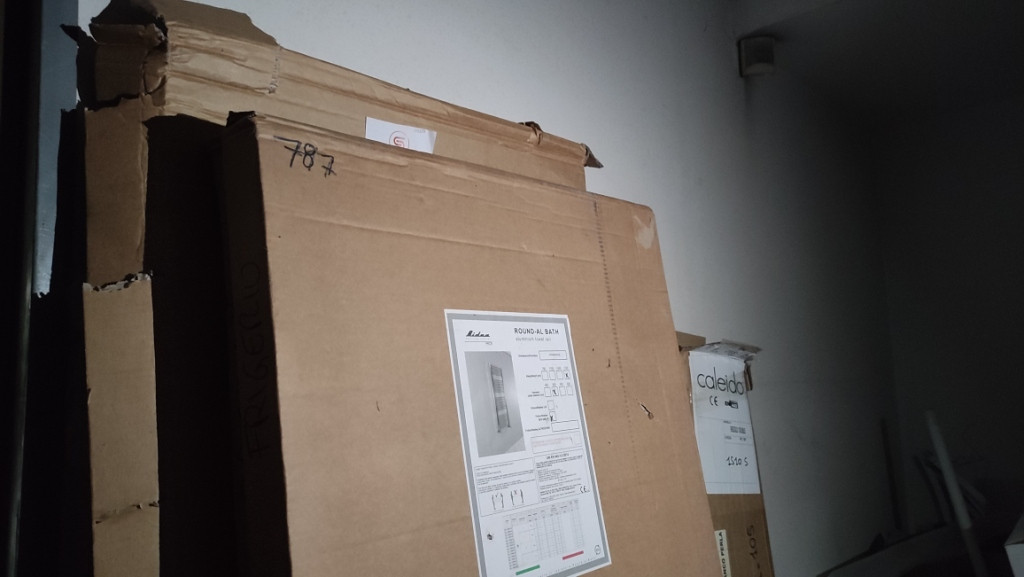  Stock sanitari, termoarredo, vasche, piatti doccia in vendita - foto 4
