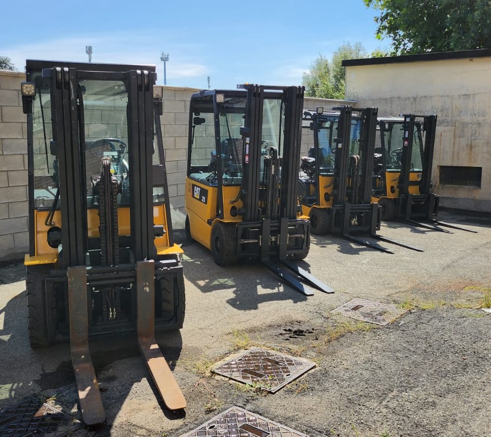 CARRELLI CATERPILLAR VARI MODELLI in vendita - foto 5