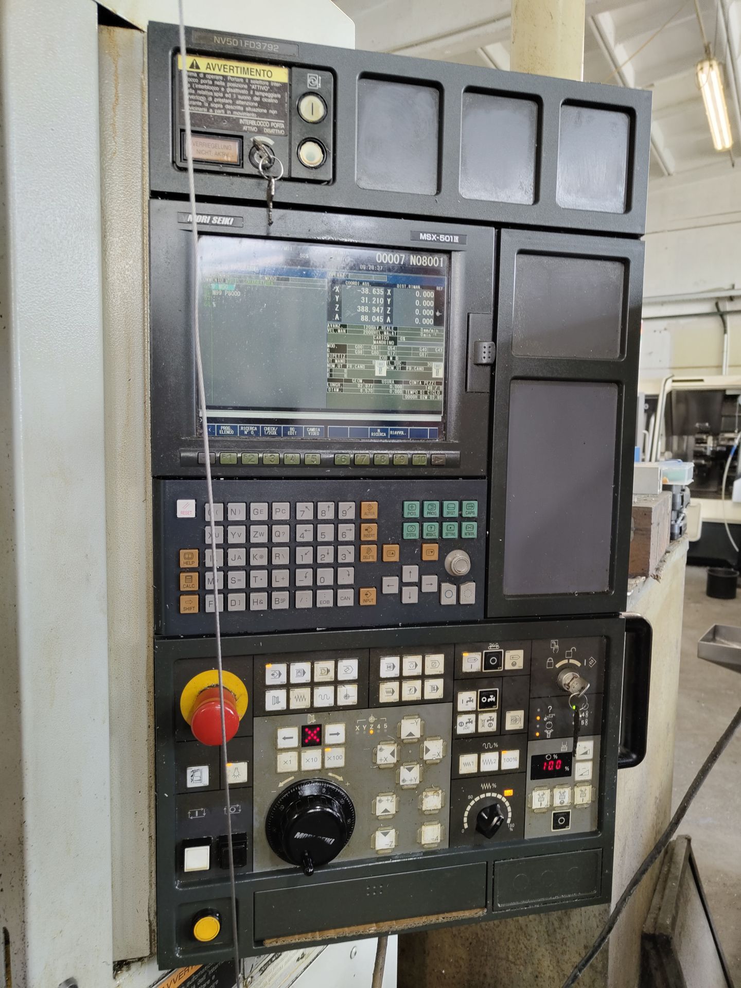 CENTRO DI LAVORO MORI SEIKI NV 5000A1 CON 4° ASSE in vendita - foto 3