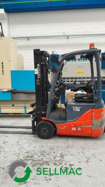Carrelli elevatori in vendita