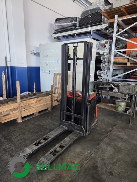 TRANSPALLET ELETTRICO A COLONNA BT STAXIO in vendita - foto 8
