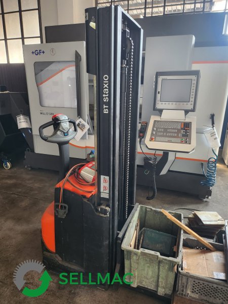 TRANSPALLET ELETTRICO A COLONNA BT STAXIO in vendita - foto 4