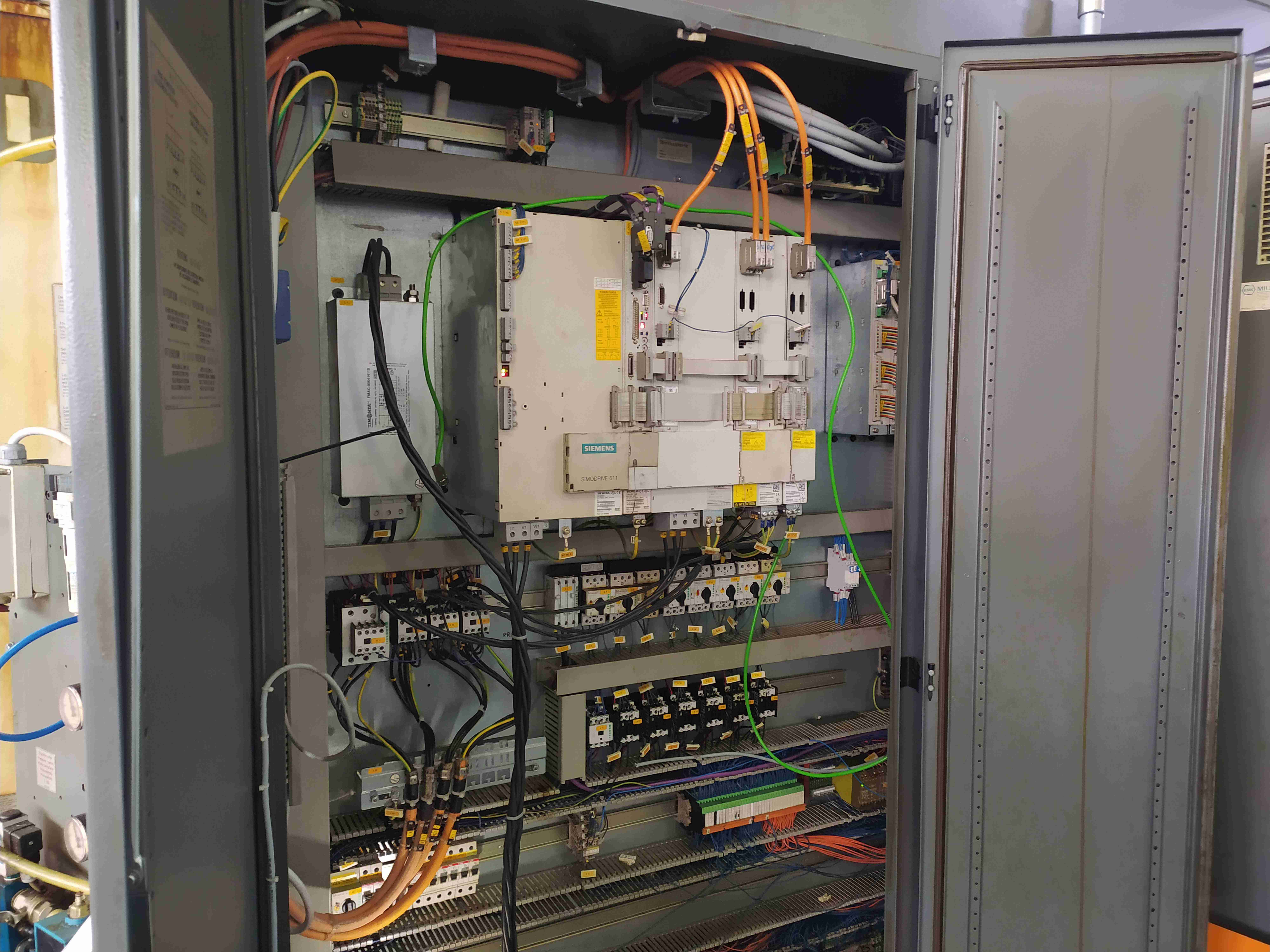 Centro di lavoro pendolare Chiron FZ18L in vendita - foto 11