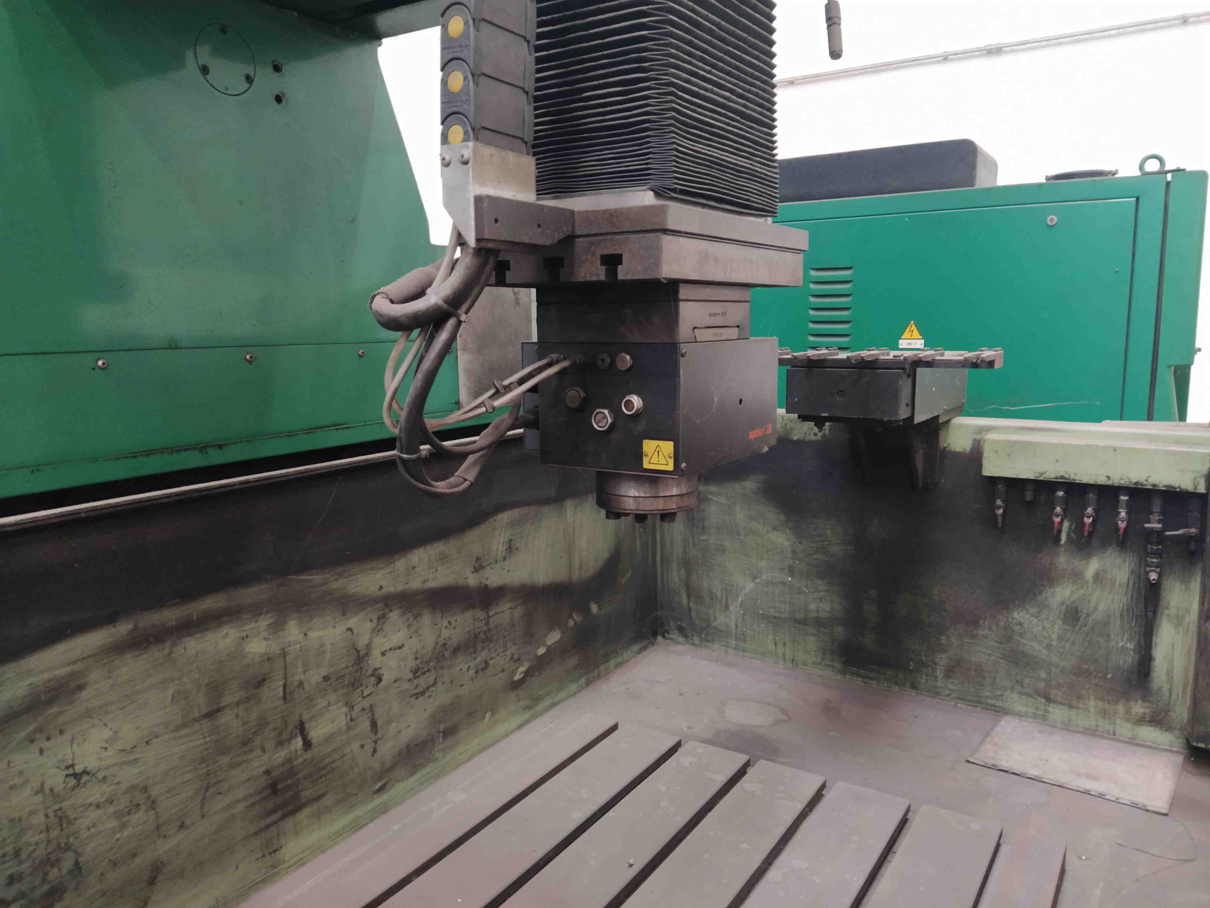 Elettroerosione a CNC, CDM Rovella VEGA F. in vendita - foto 2