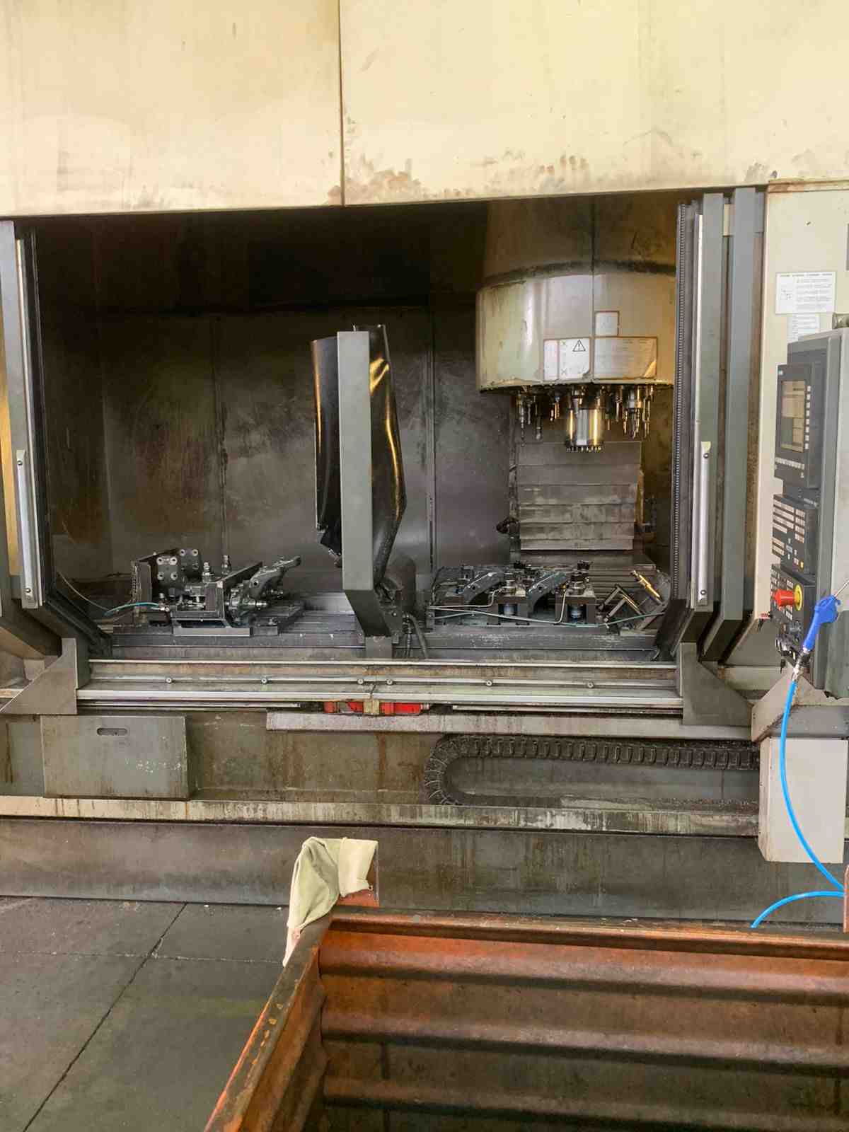 Centro di lavoro pendolare Chiron FZ18L in vendita - foto 5