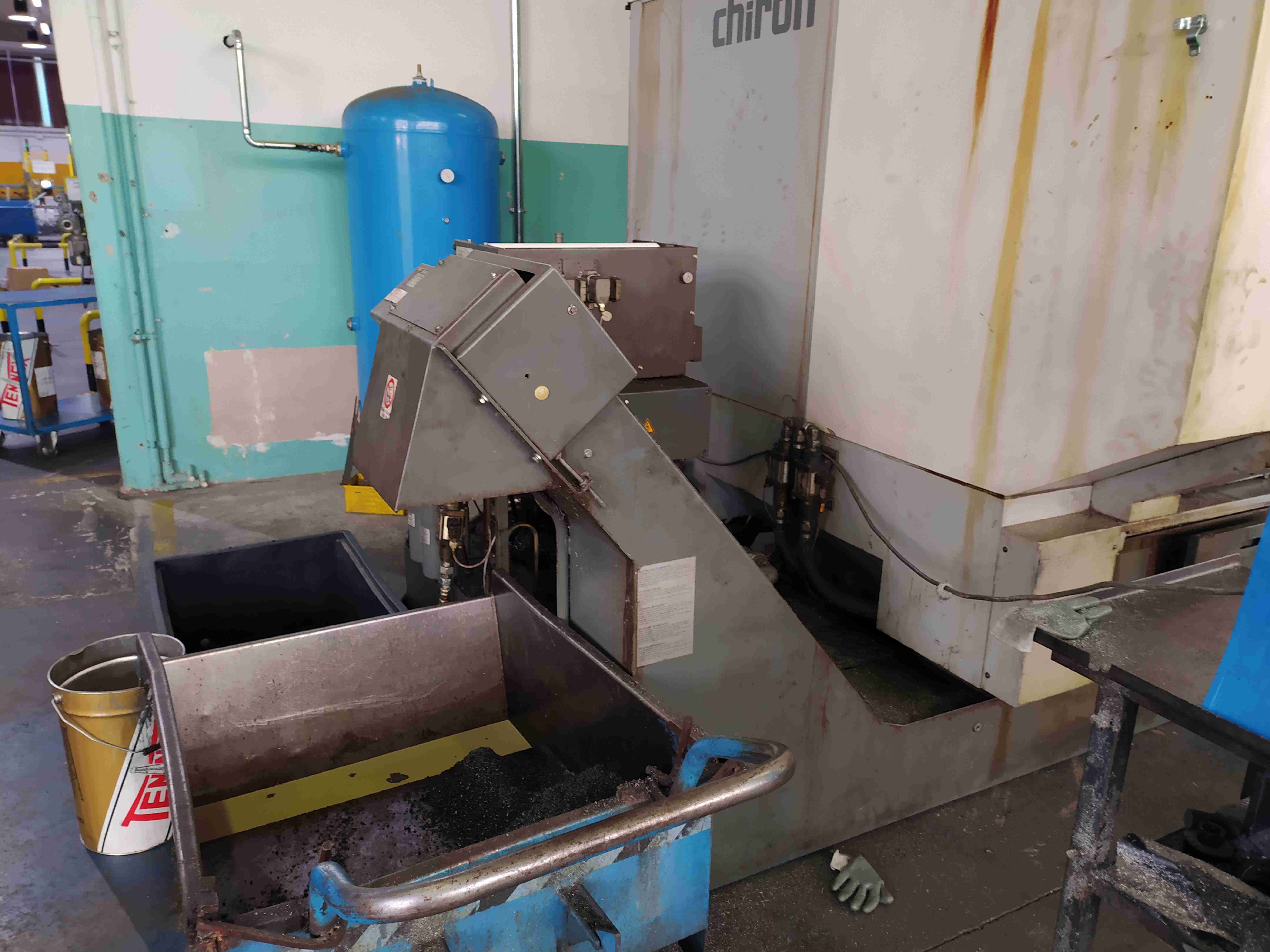 Centro di lavoro pendolare Chiron FZ18L in vendita - foto 8