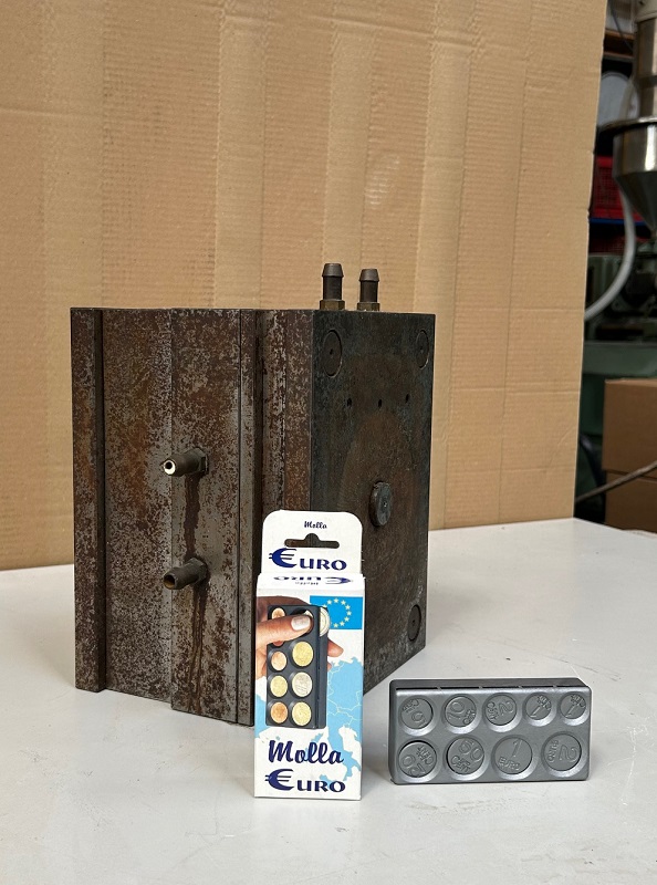 Stampo Usato Contenitore/Porta Monete in vendita - foto 2