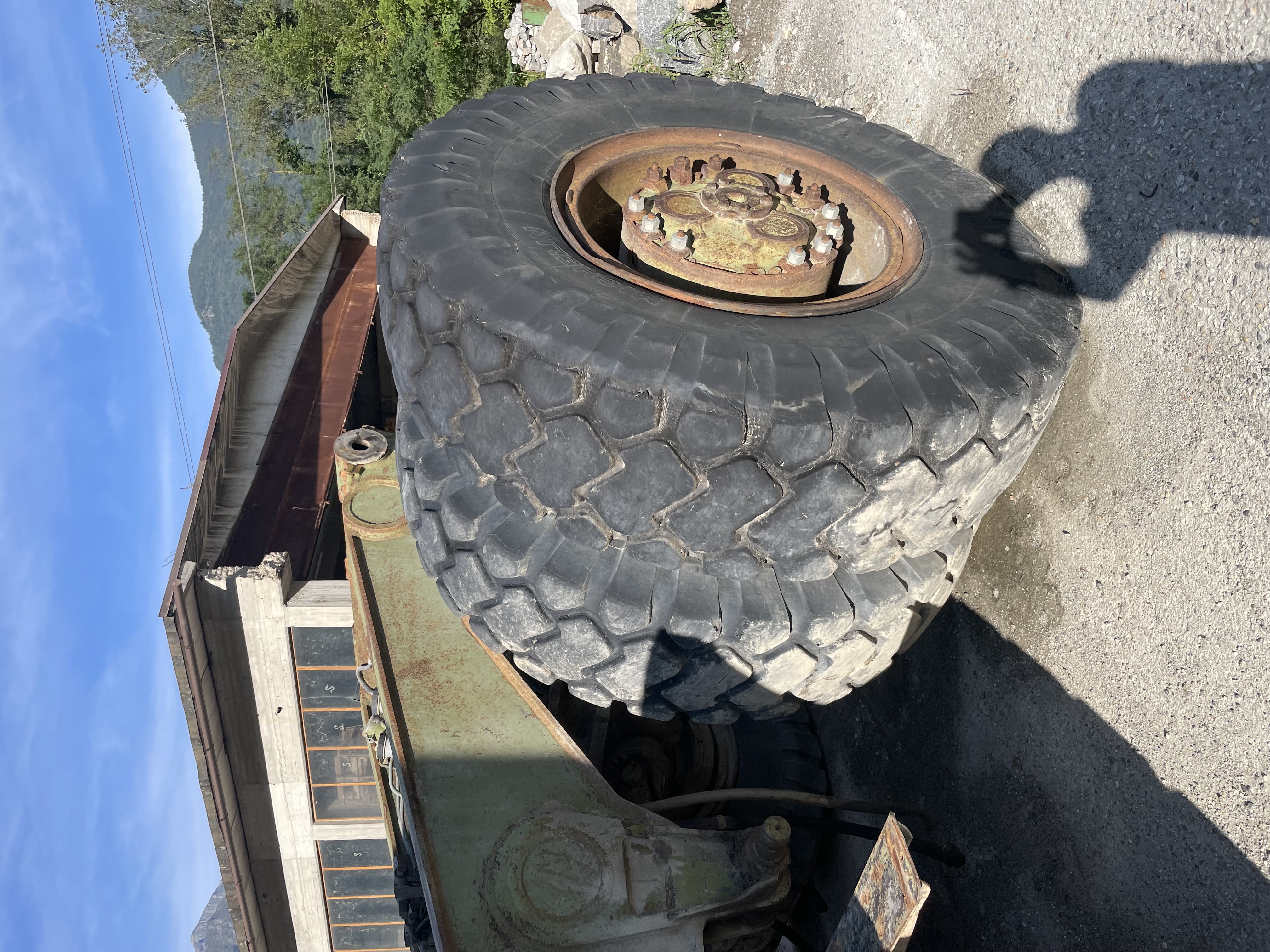 Gomme Dumper + cerchi in vendita - foto 3