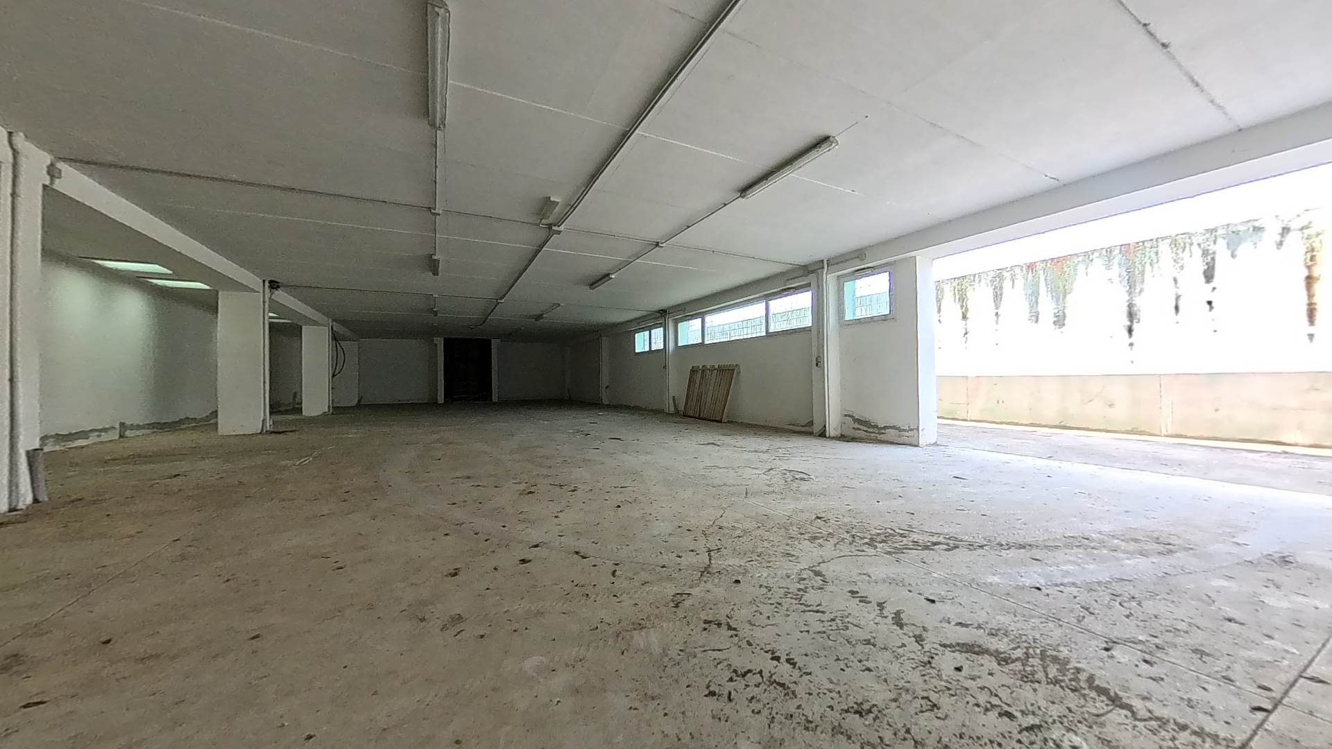Capannone 750 m² su 3 livelli + piazzale - Fiano Romano in vendita - foto 2