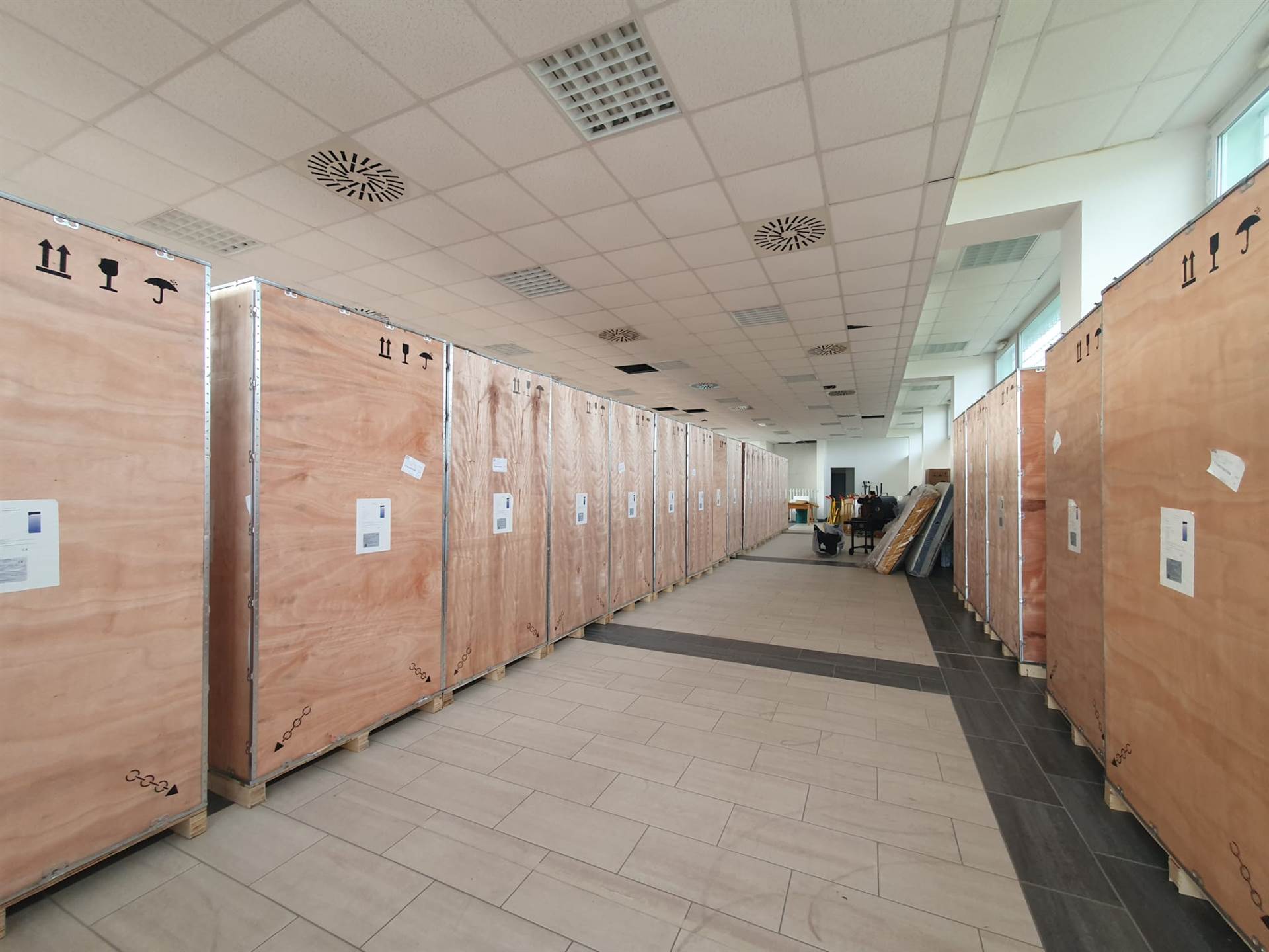 Capannone 750 m² su 3 livelli + piazzale - Fiano Romano in vendita - foto 10