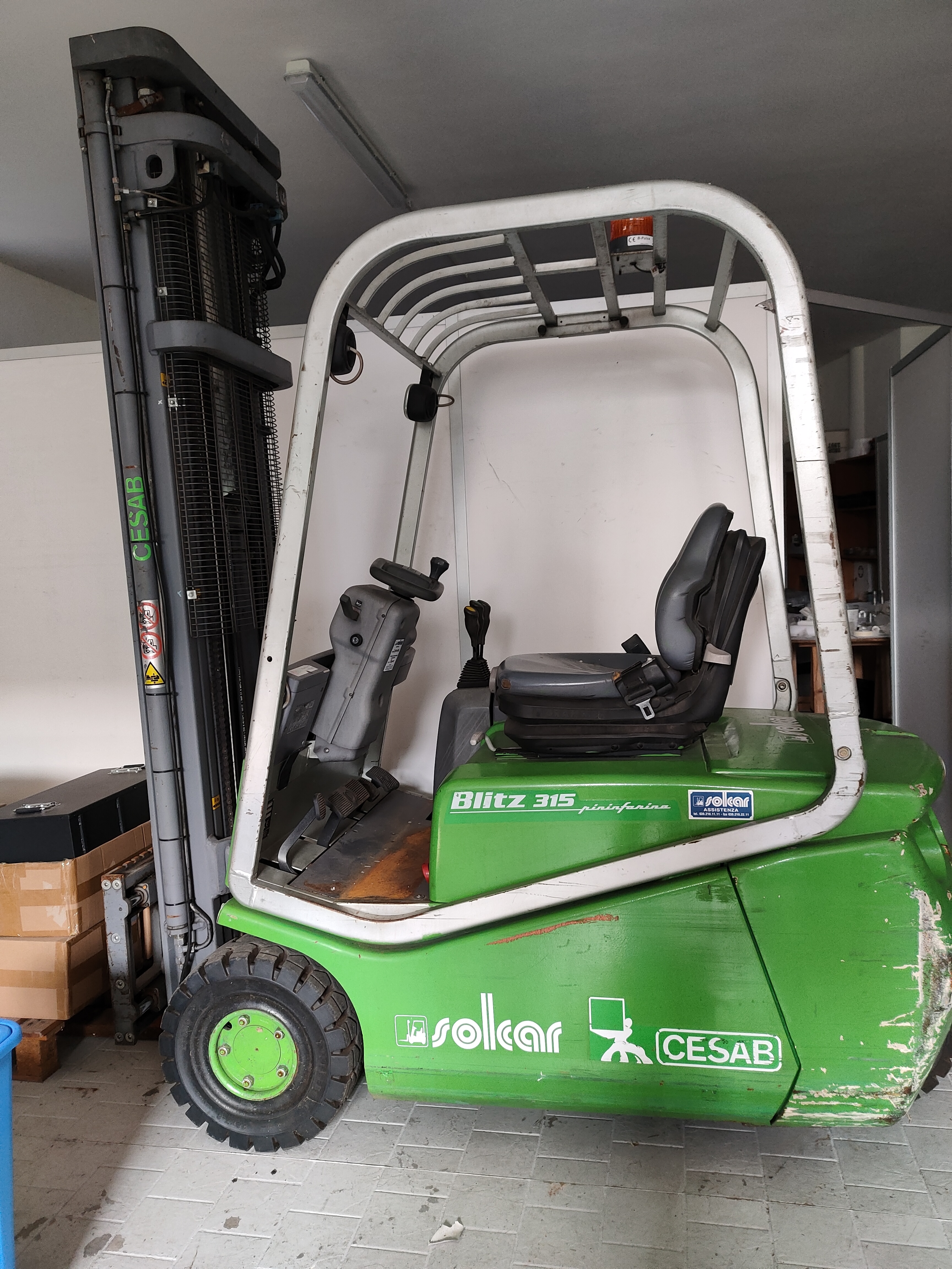 Carrelli elevatori in vendita