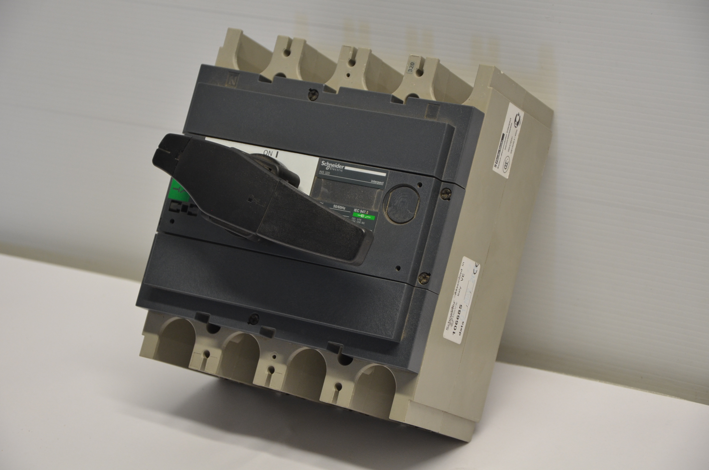 Interruttore Schneider mod. INS 320 in vendita - foto 2