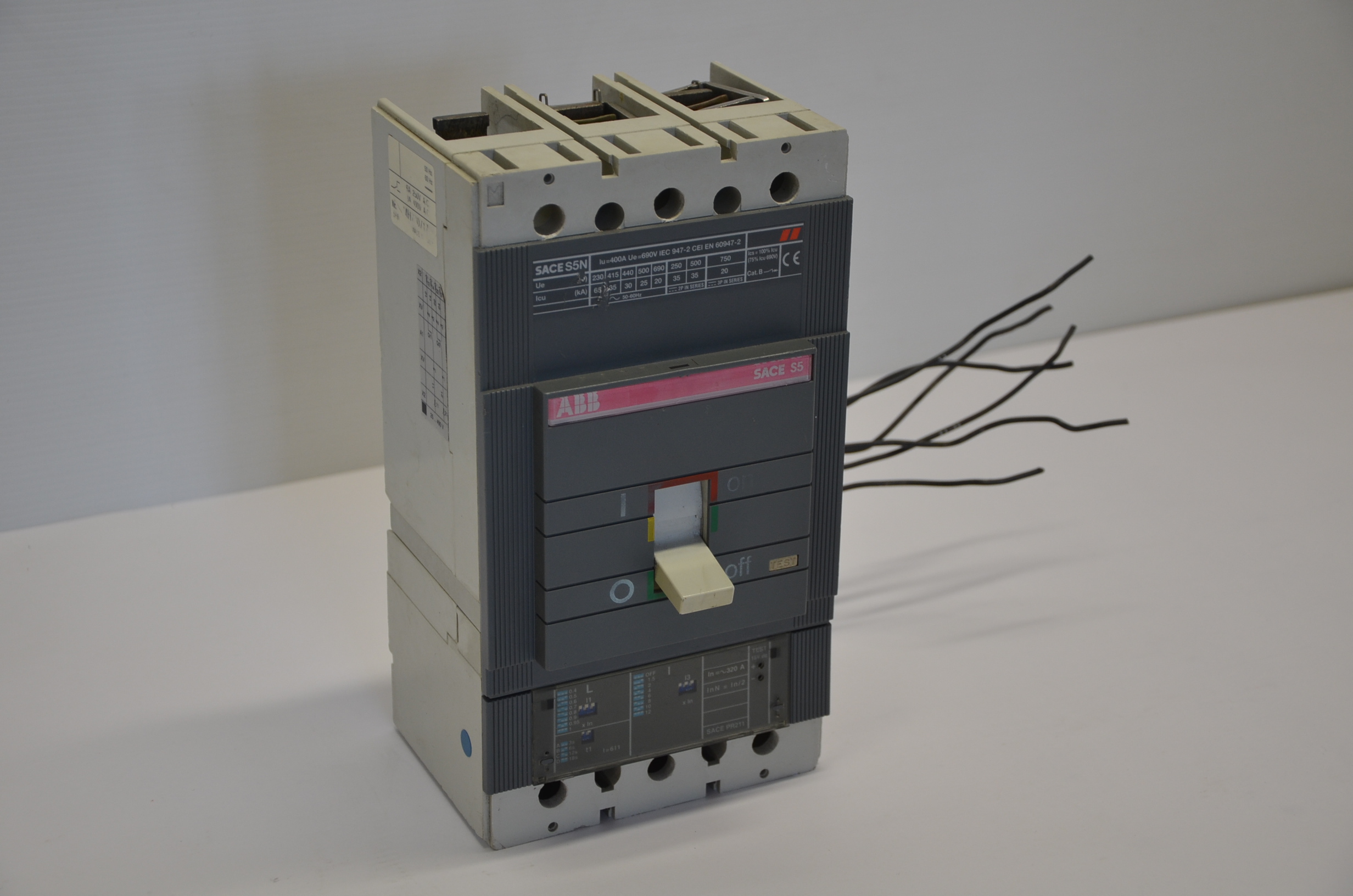 Materiale elettrico in vendita