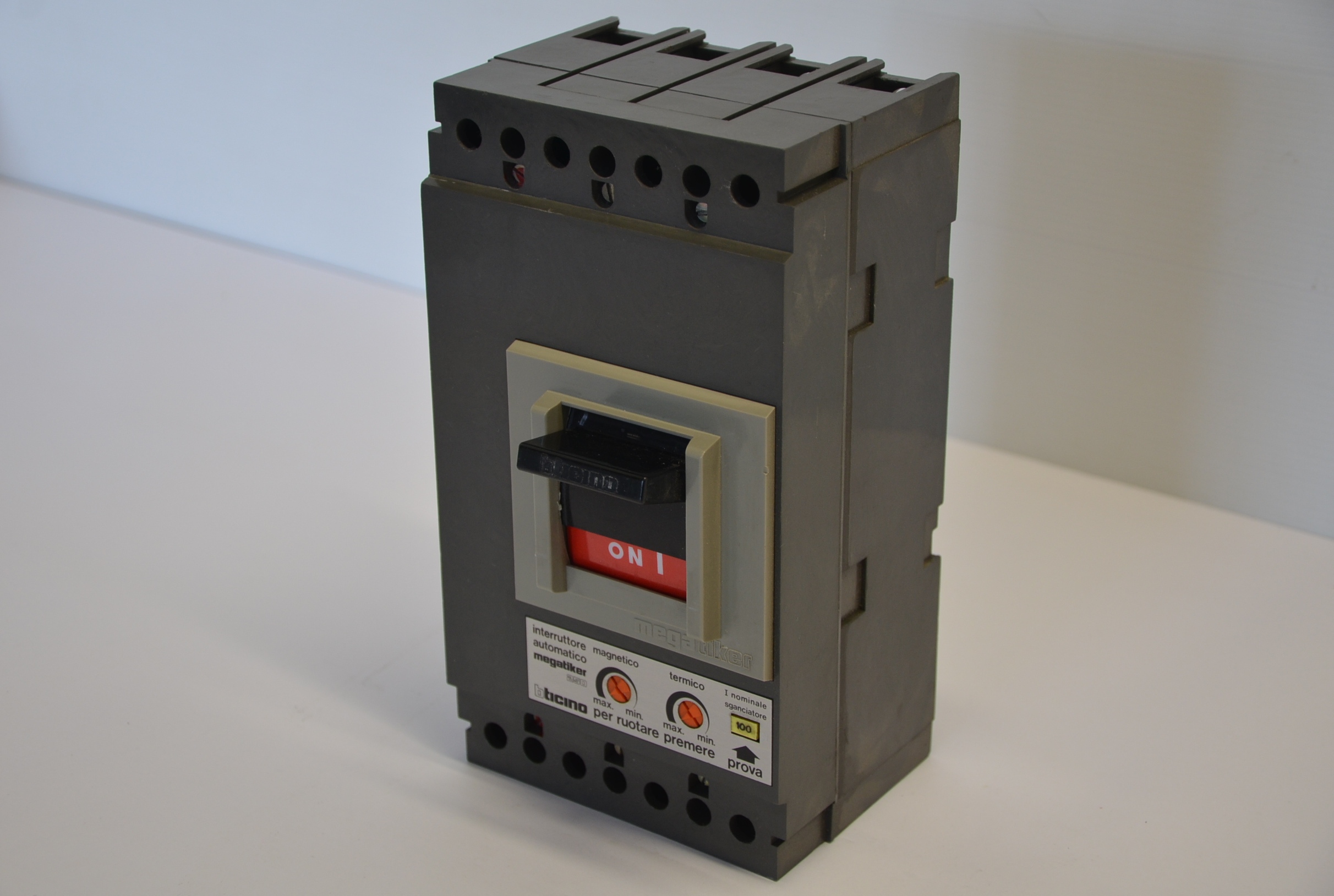 Interruttore Bticino mod. Megatiker 250 art. 7314 A/100 in vendita - foto 2