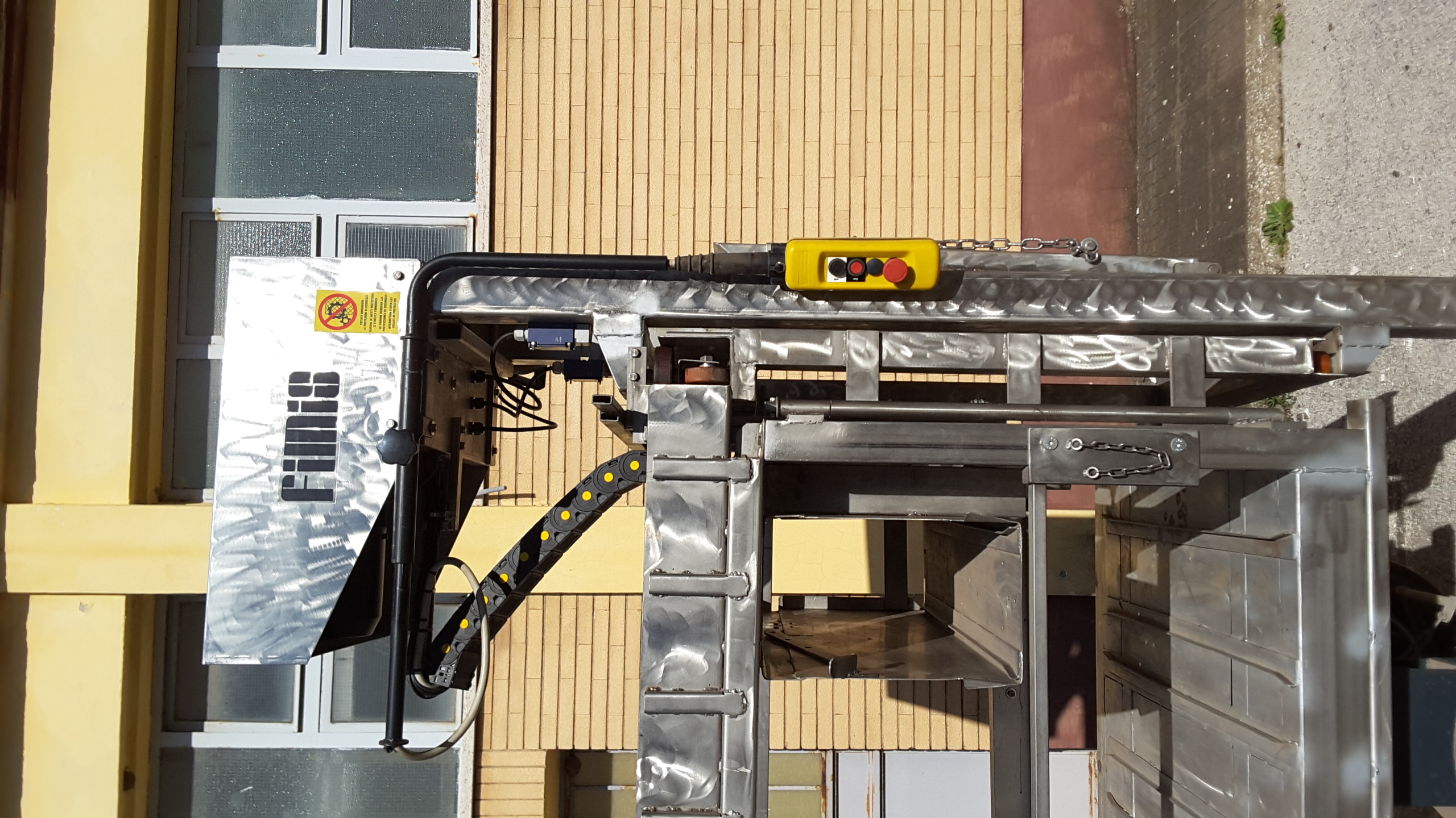 Rimorchio attrezzato sostituzione batterie in vendita - foto 3