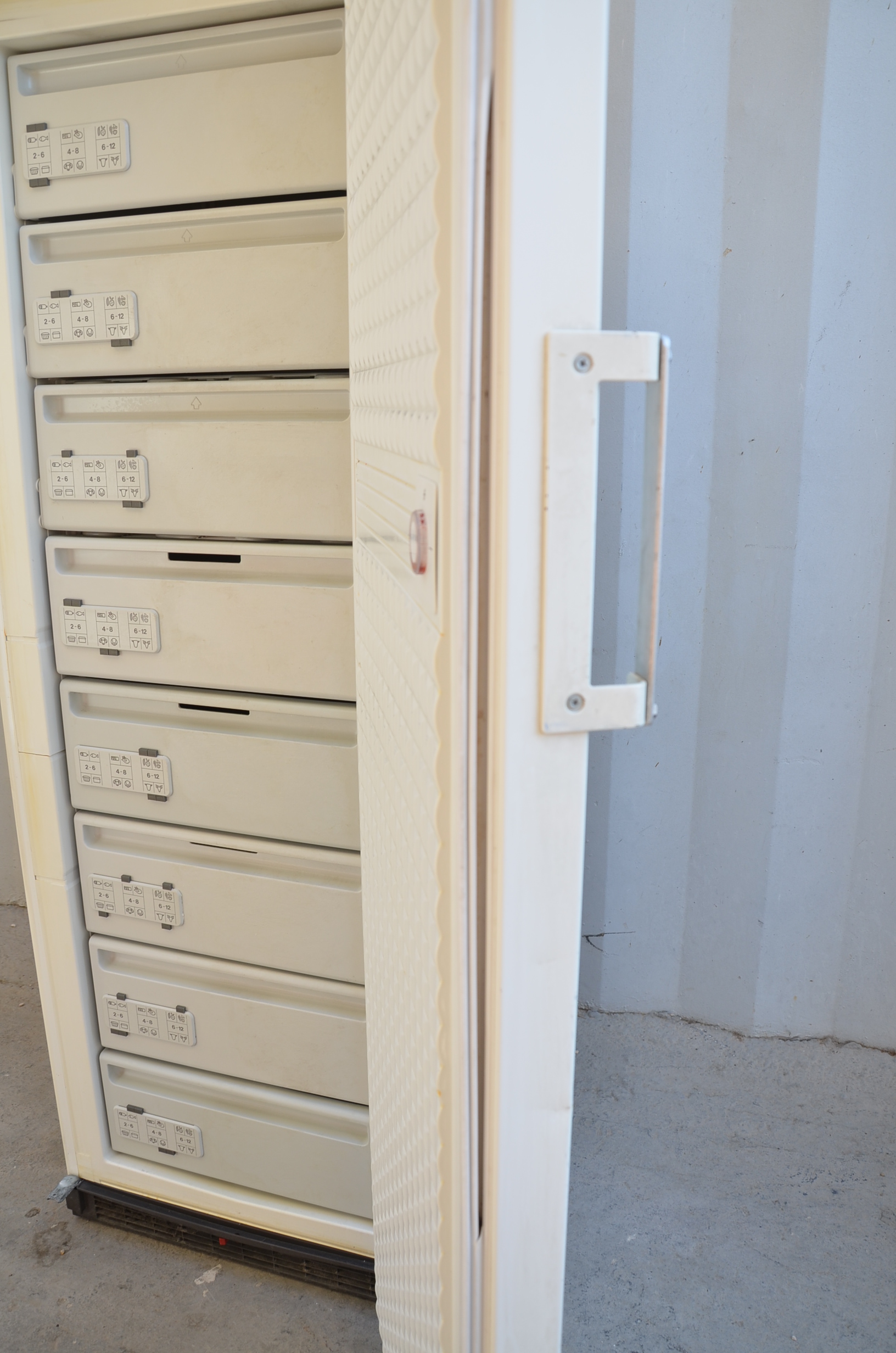 Congelatore verticale Bosch mod. GSL 3513 in vendita - foto 5
