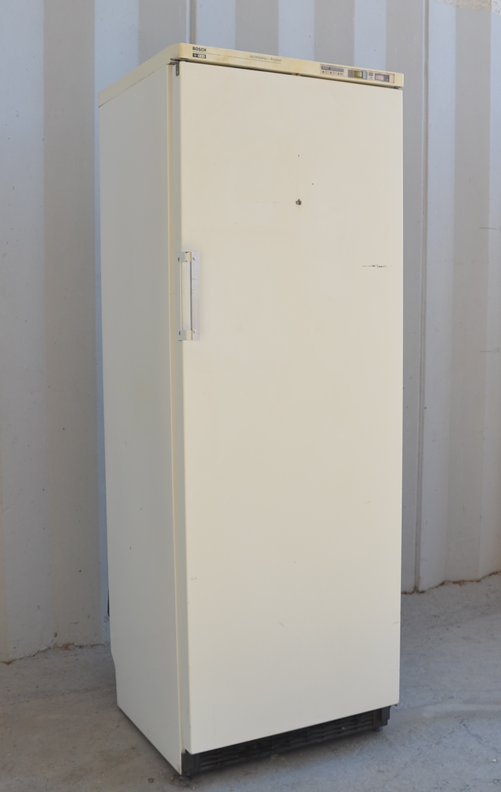 Congelatore verticale Bosch in vendita - foto 3