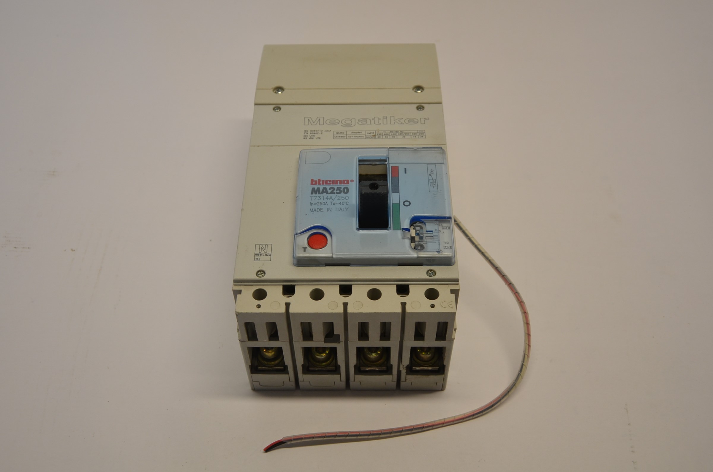 Interruttore Bticino mod. Megatiker MA250 T7314A/250 in vendita - foto 2