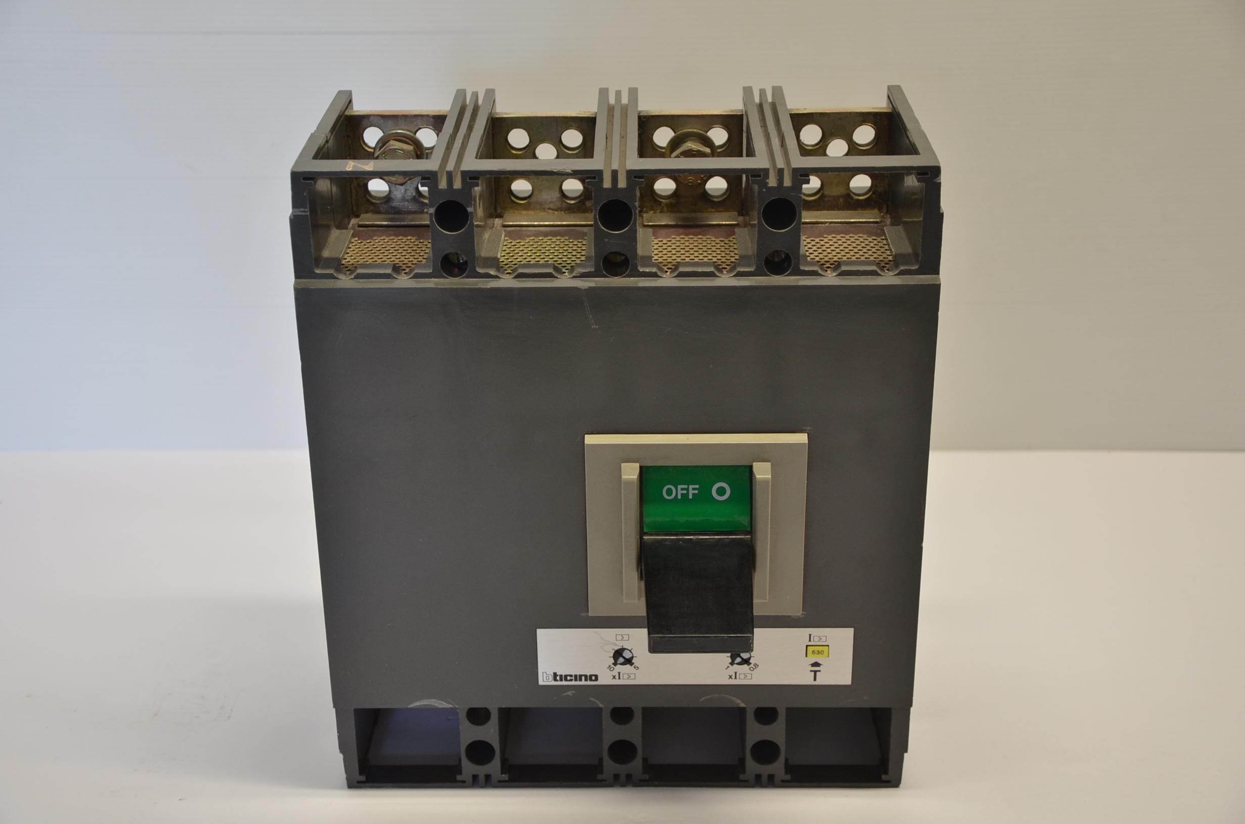 Materiale elettrico in vendita