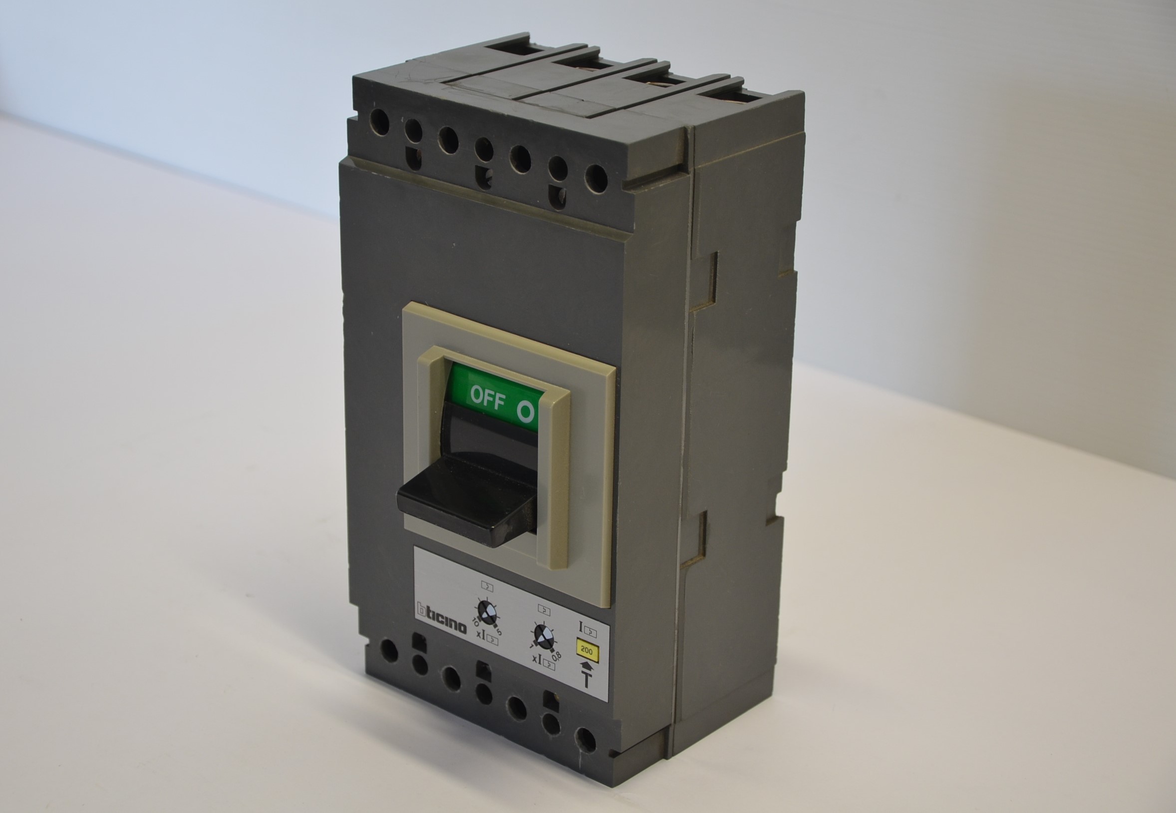 Interruttore Bticino mod. Megatiker MB250 in vendita - foto 3