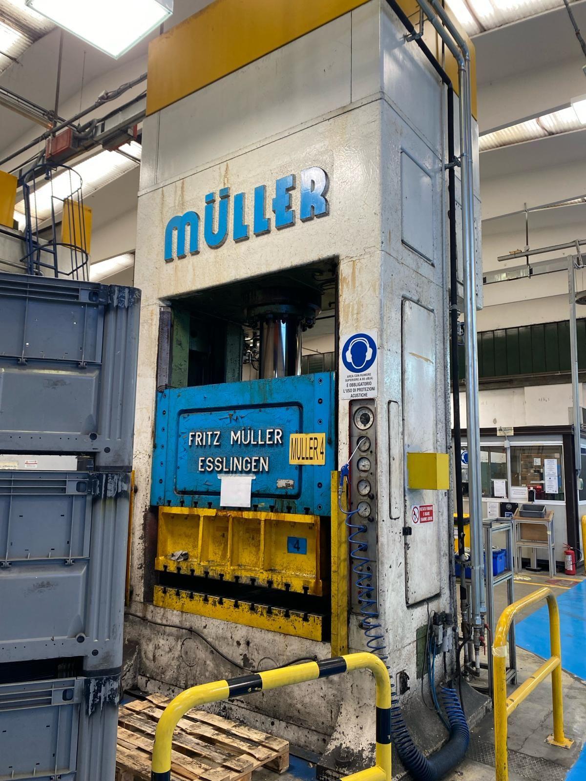 PRESSA IDRAULICA MULLER 315 TON Model ZE 315 in vendita - foto 3