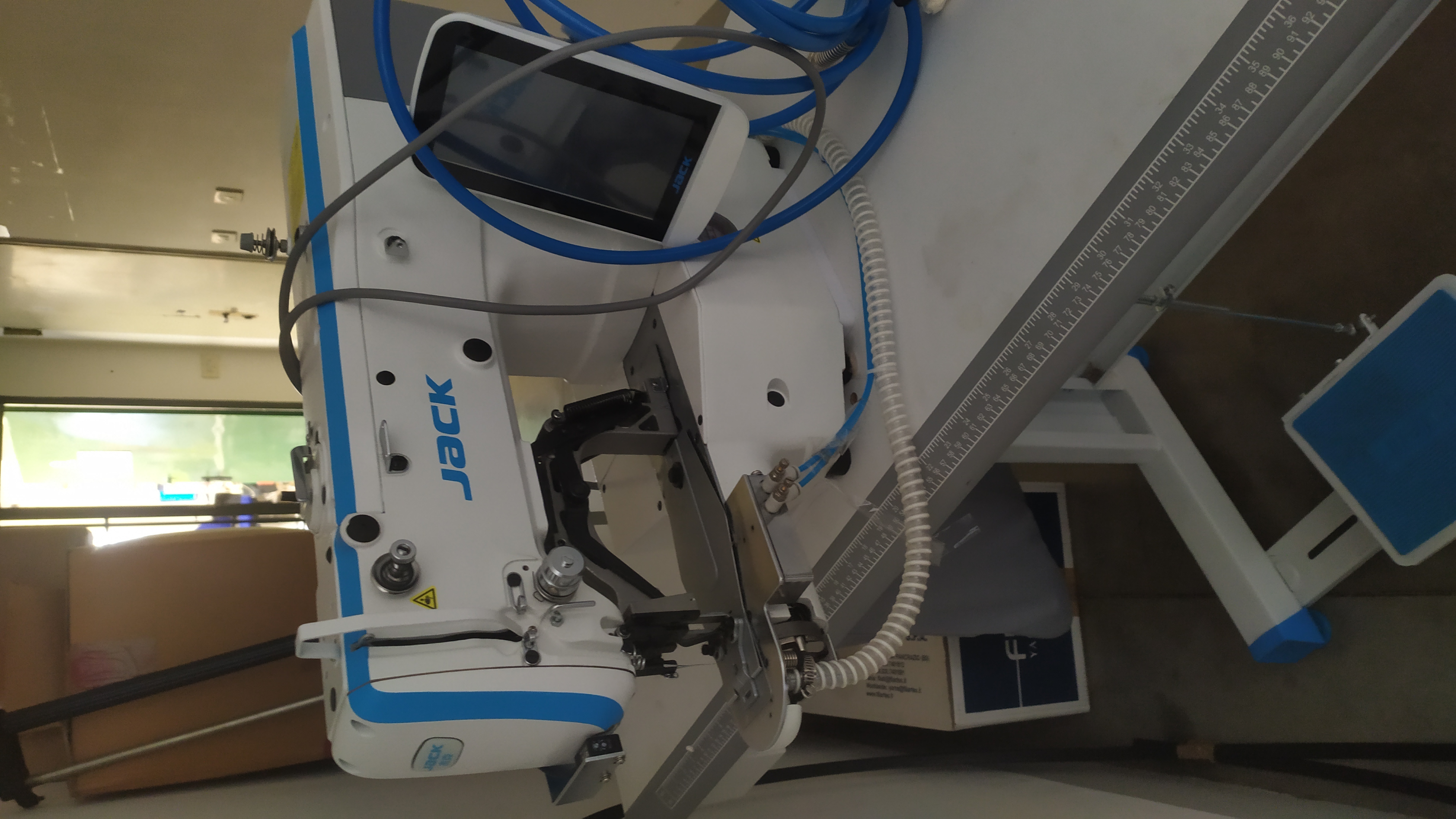 TRAVETTATRICE ELETTRONICA in vendita - foto 1