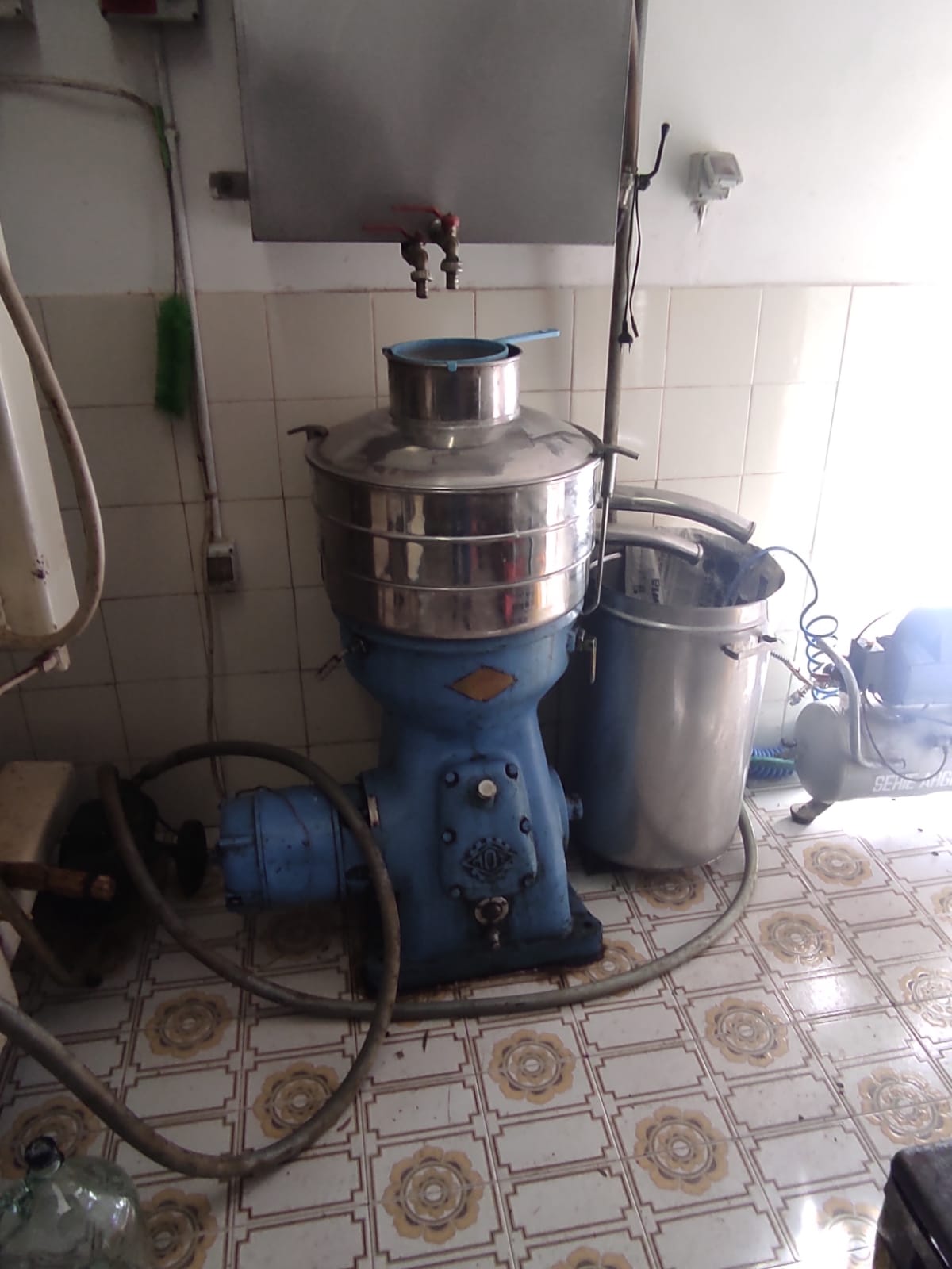 Mola olearia con pressa a freddo in vendita - foto 4