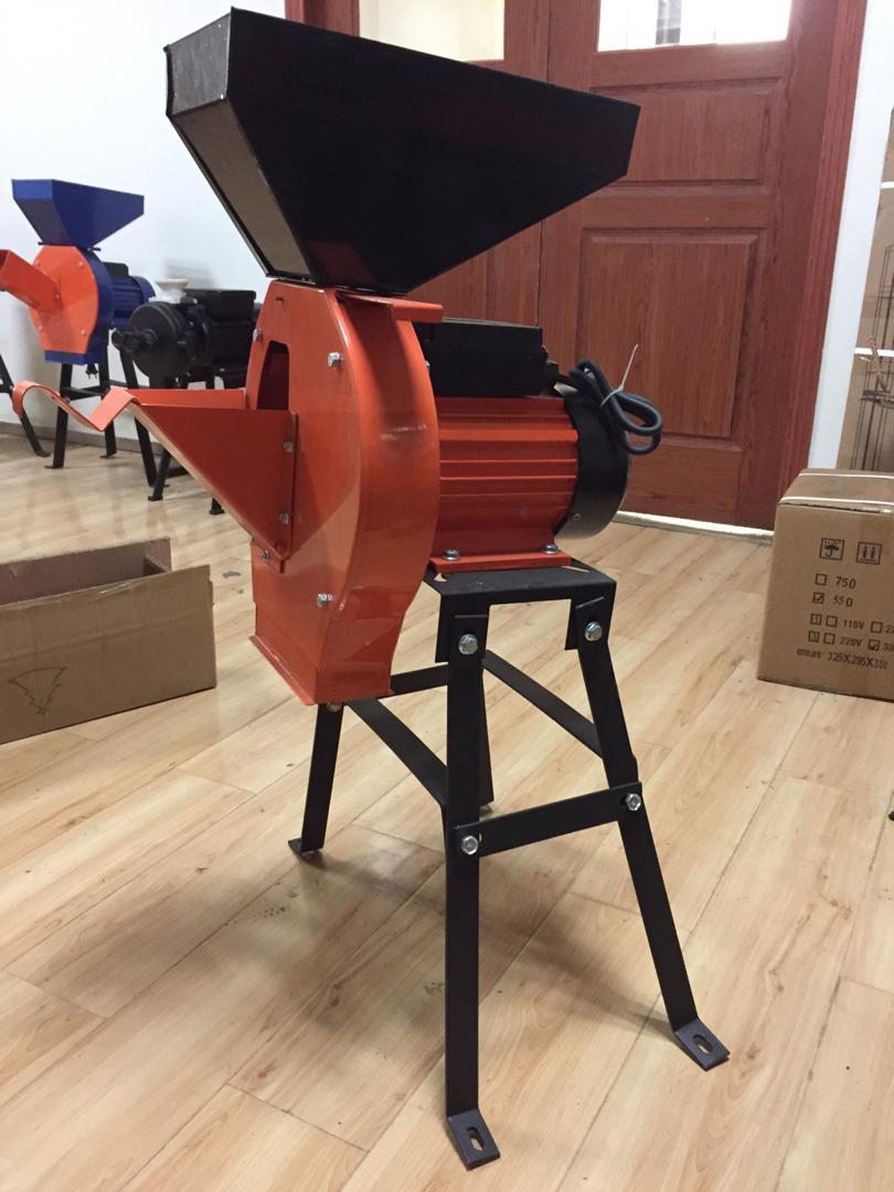 Mulino elettrico per farina cereali Akita jp 6SM-140A in vendita - foto 1