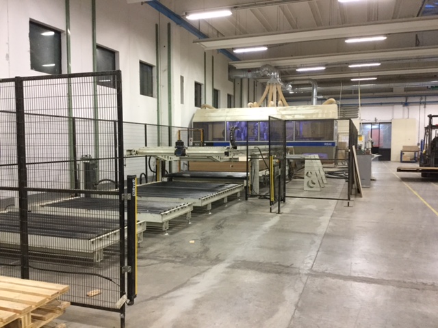 CENTRO DI LAVORO CONTROLLO NUMERICO ROUTECH R500 in vendita - foto 4