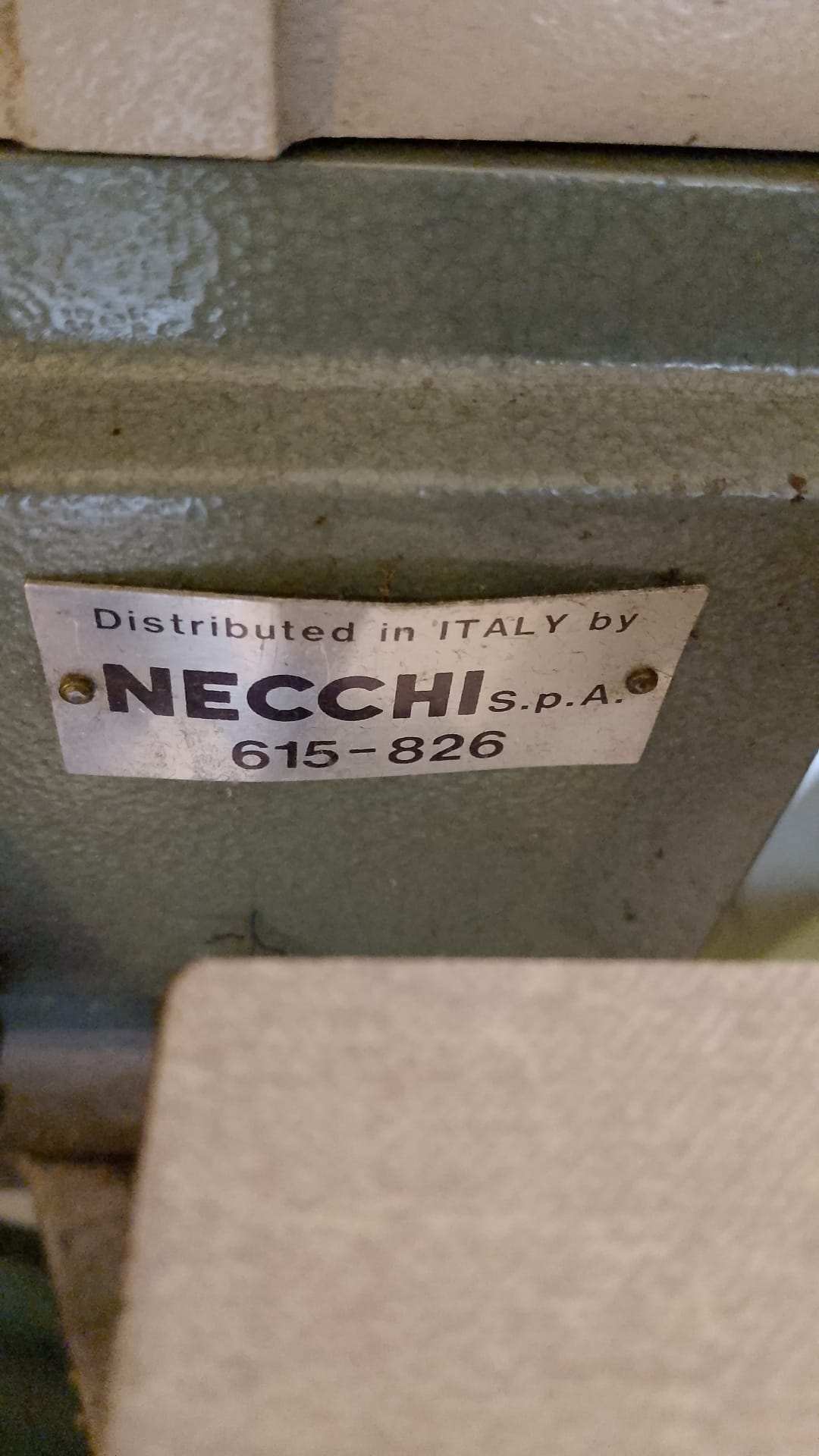 Taglia e Cuci Industriale Necchi con 2 aghi e 5 fili in vendita - foto 3